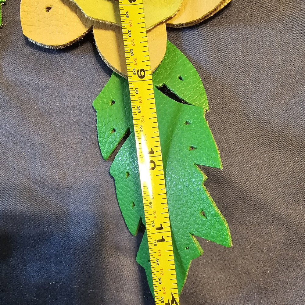 Colorful Floral Keychain Accessory - Picture 5 of 5